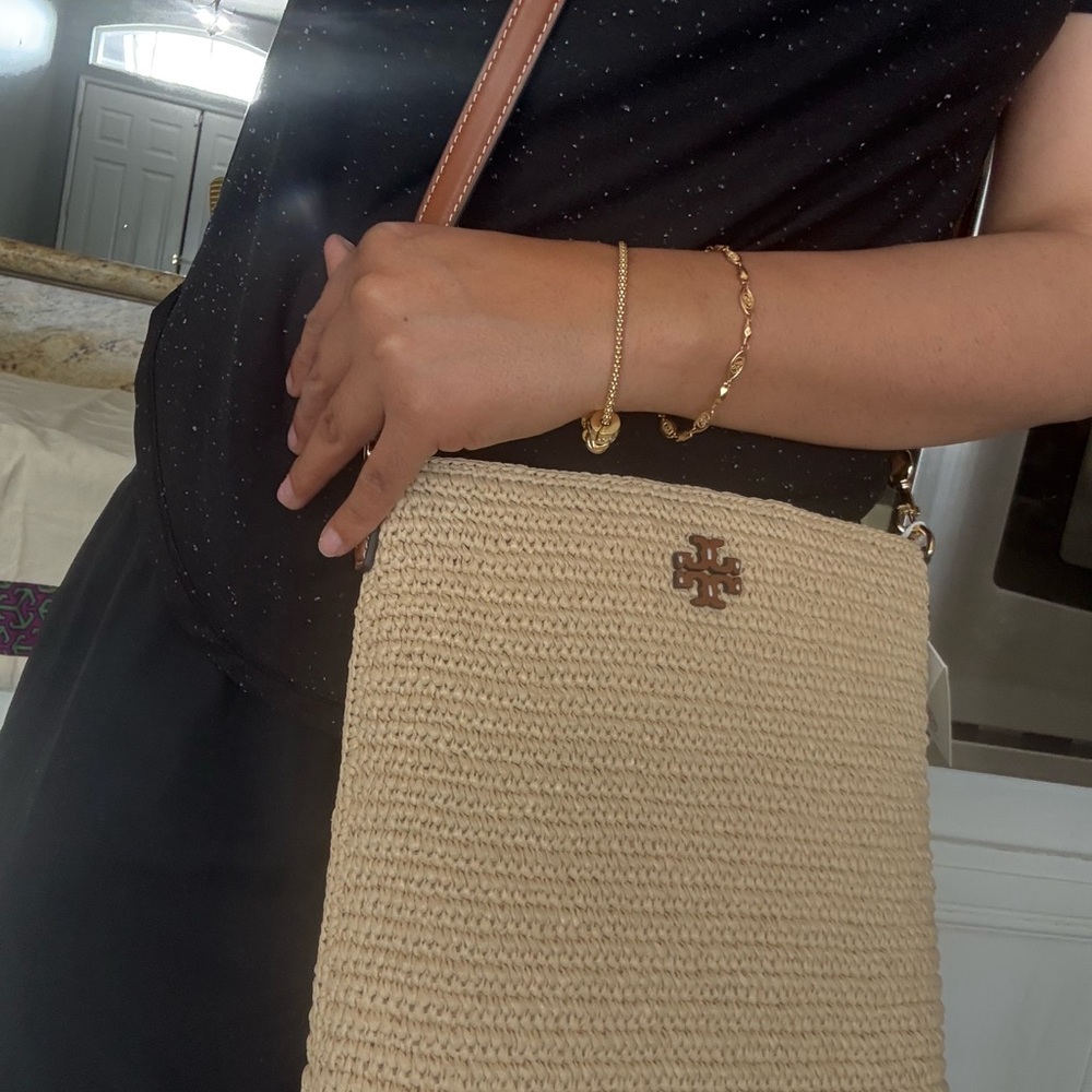 Tory Burch THEA RAFFIA SWINGPACK crossbody in COFFEE CREAM - Picture 10 of 10